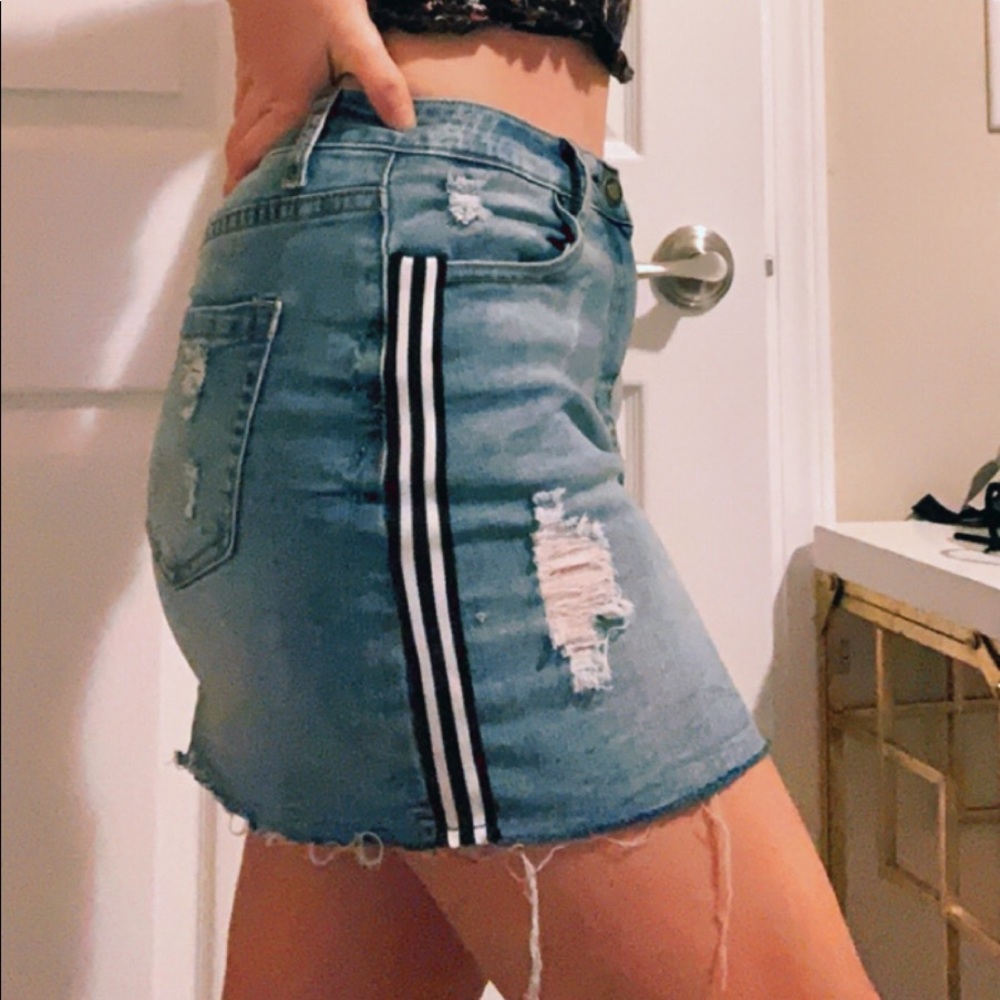 SOLD ❌ Denim Skirt🤍 - Picture 4 of 8